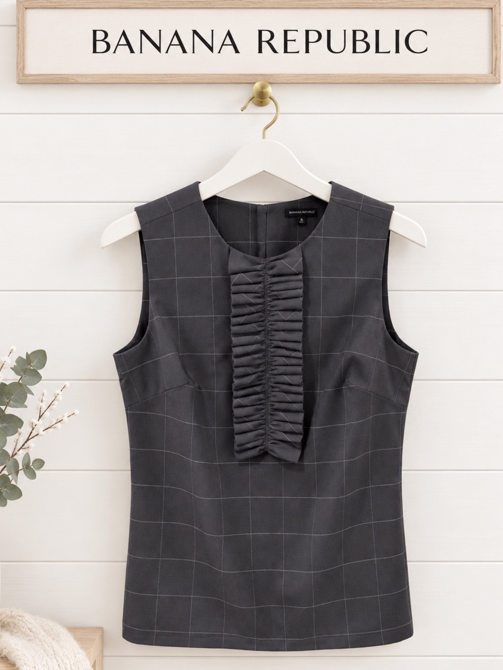 BANANA REPUBLIC Sleeveless Ruffle Front Plaid Top – Size 6
